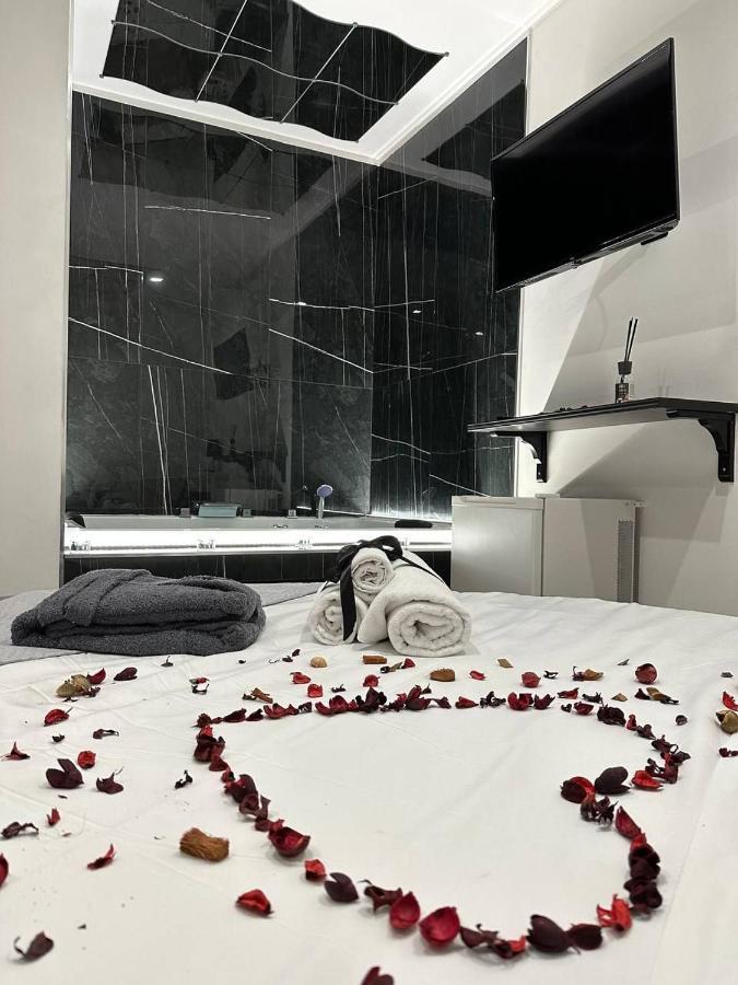 Black & White Luxury Gasthof Bari