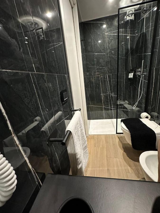 Black & White Luxury Gasthof Bari