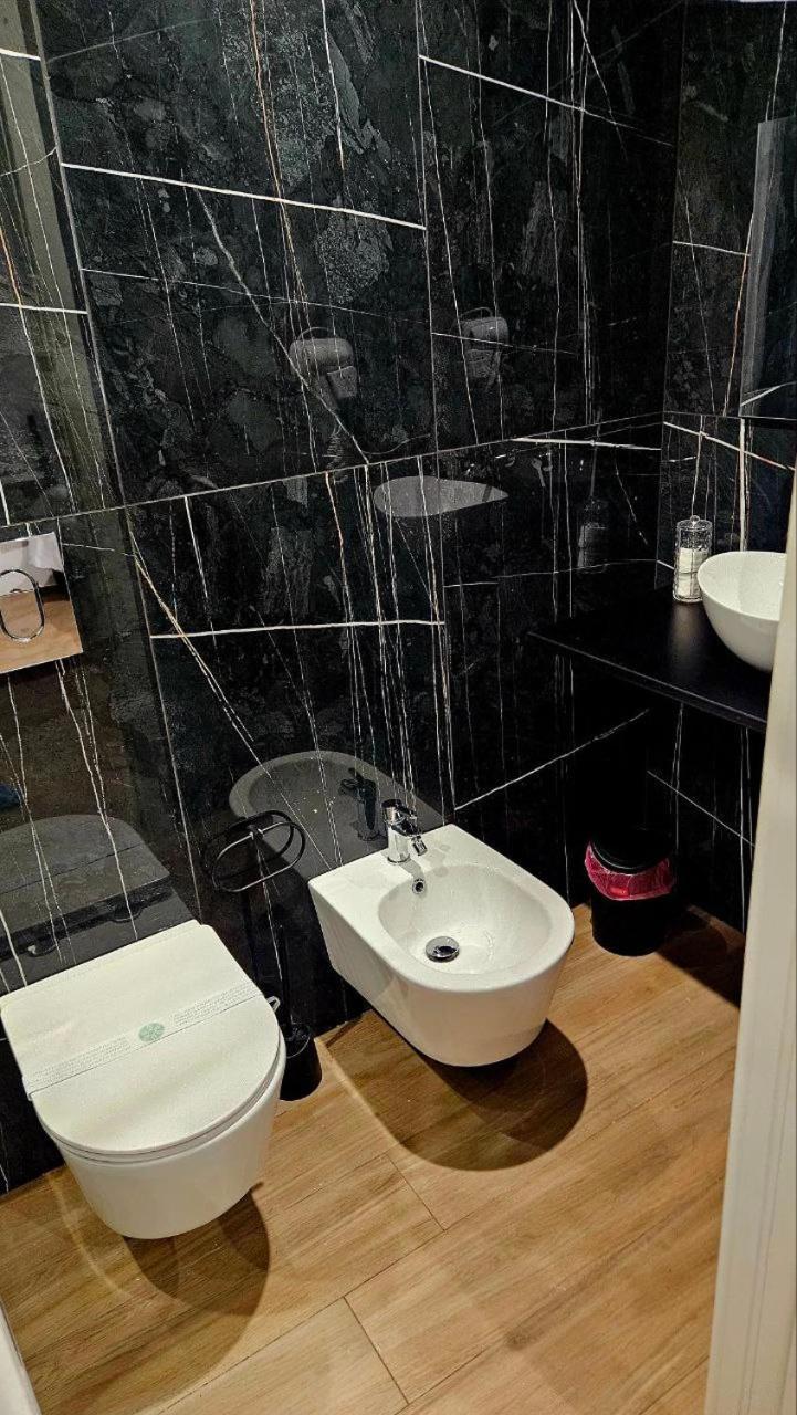 Black & White Luxury Gasthof *